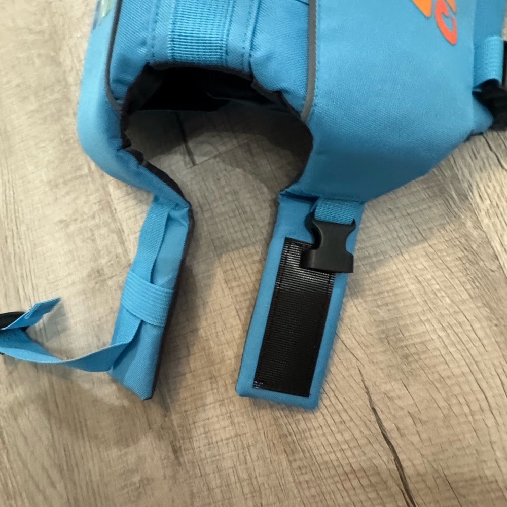 Blue Dog Life Jacket - Picture 7 of 10